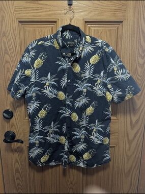 Men's Barney Cools Black Short-Sleeve Pineapple Print Button-Down Shirt